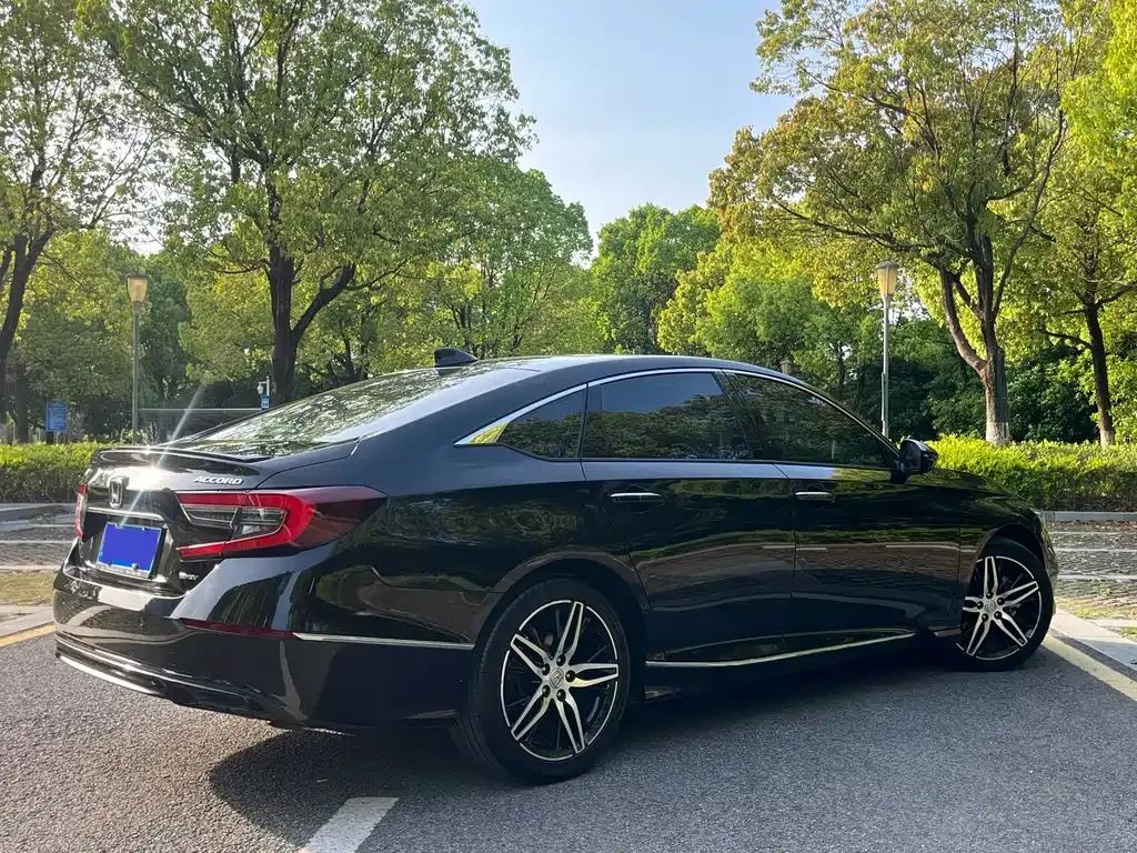 Honda Accord — фото 6