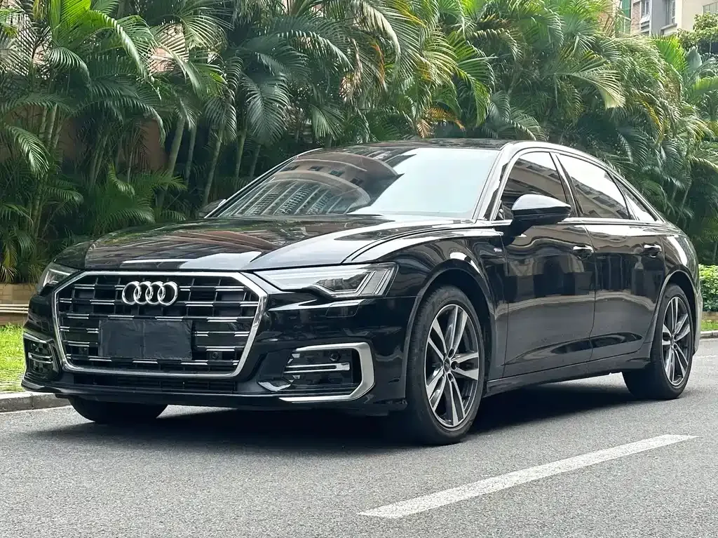 Audi A6L — фото 1