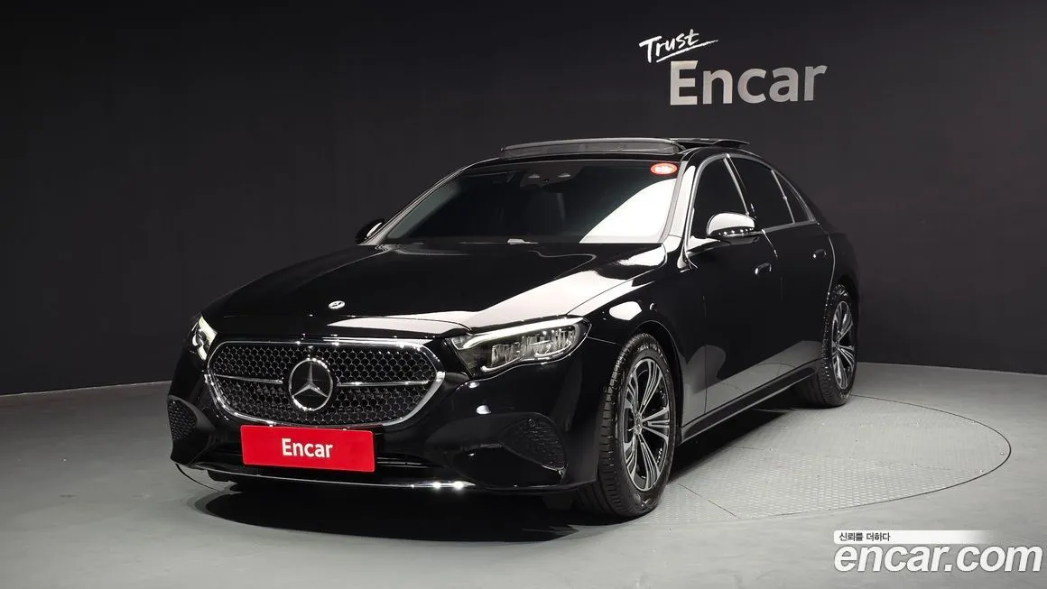 Mercedes-Benz E-Class — фото 1