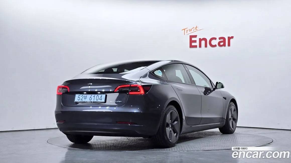 Tesla Model 3 — фото 2