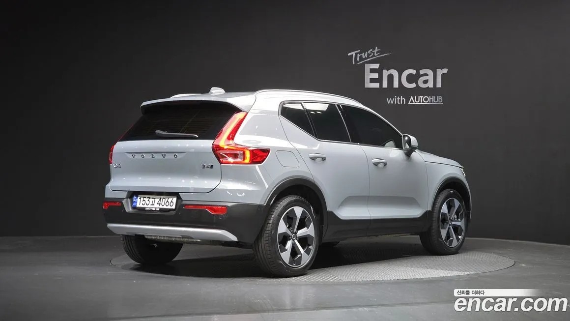 Volvo XC40 — фото 5