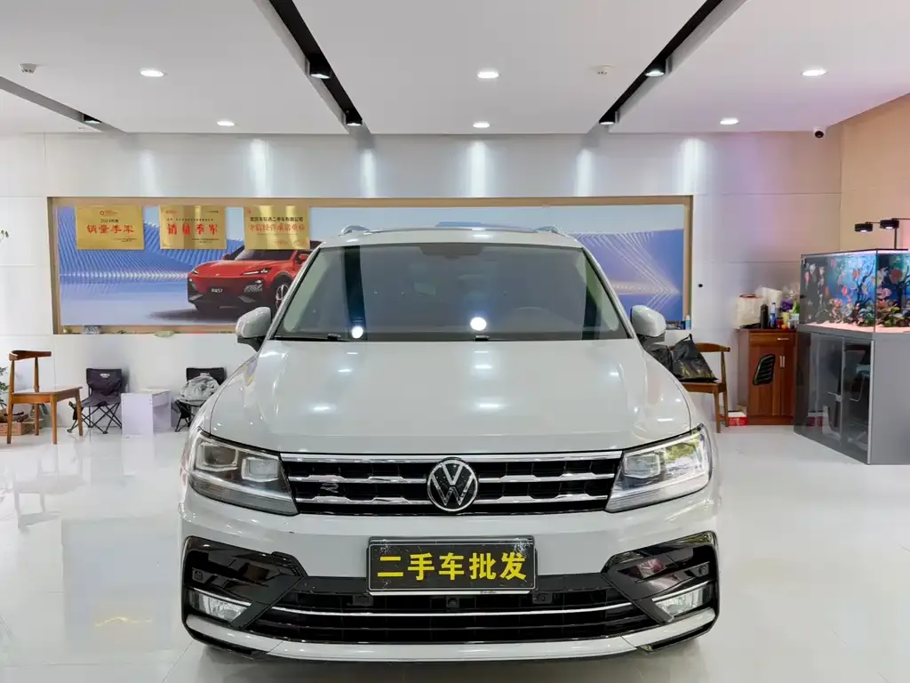 Volkswagen Tiguan L — фото 7