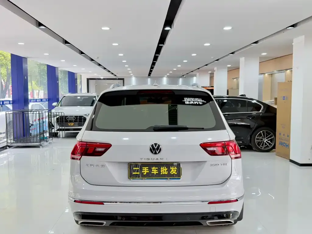 Volkswagen Tiguan L — фото 2