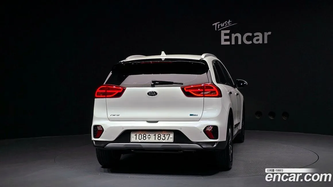 Kia Niro — фото 9