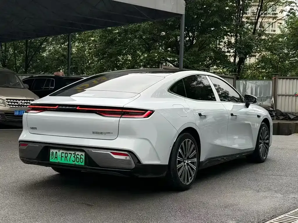 Geely Galaxy Xingyao 8 — фото 10