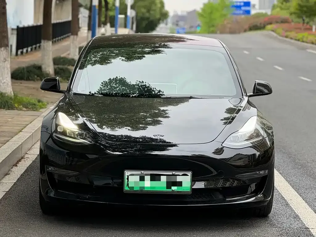 Tesla Model 3 — фото 10