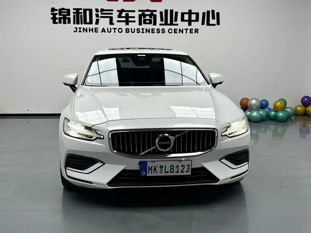 Volvo S60 — фото 5