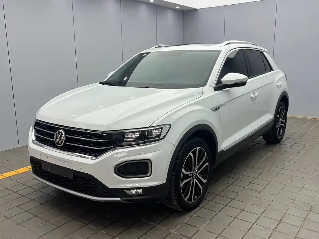 Volkswagen T-Roc — фото 1