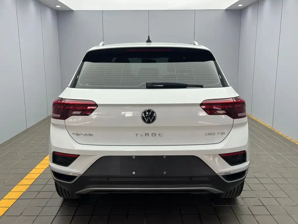 Volkswagen T-Roc — фото 2