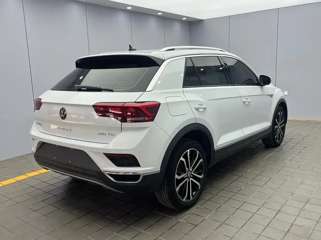 Volkswagen T-Roc — фото 6