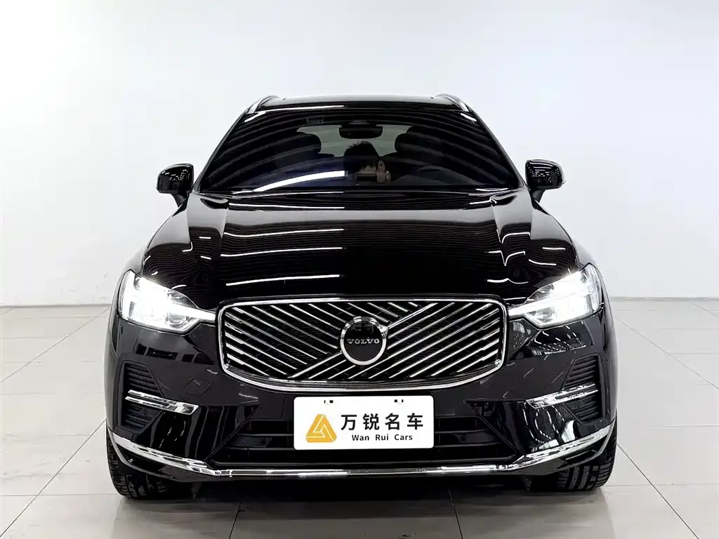 Volvo XC60 — фото 9