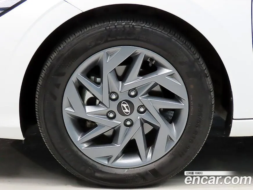 Hyundai AVANTE — фото 8