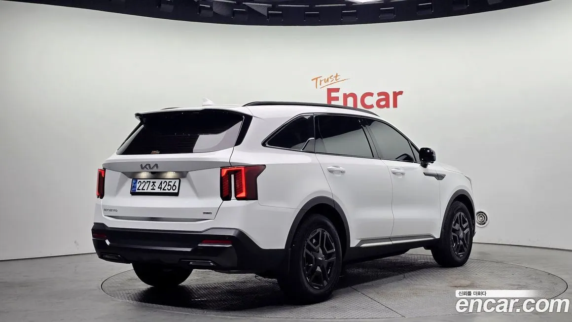 Kia Sorento — фото 5