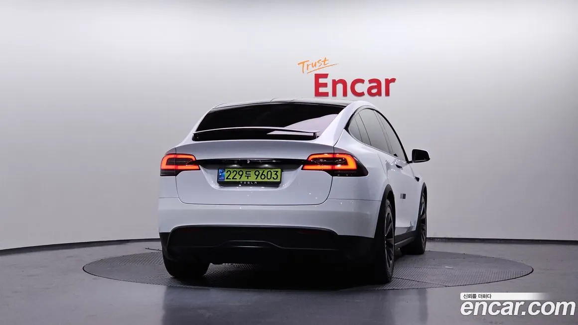 Tesla Model X 2024 из KR, фото 4