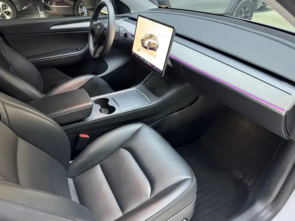 Tesla Model Y — фото 7