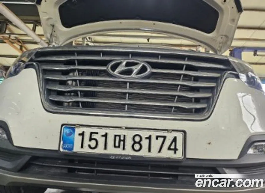 Hyundai Starex