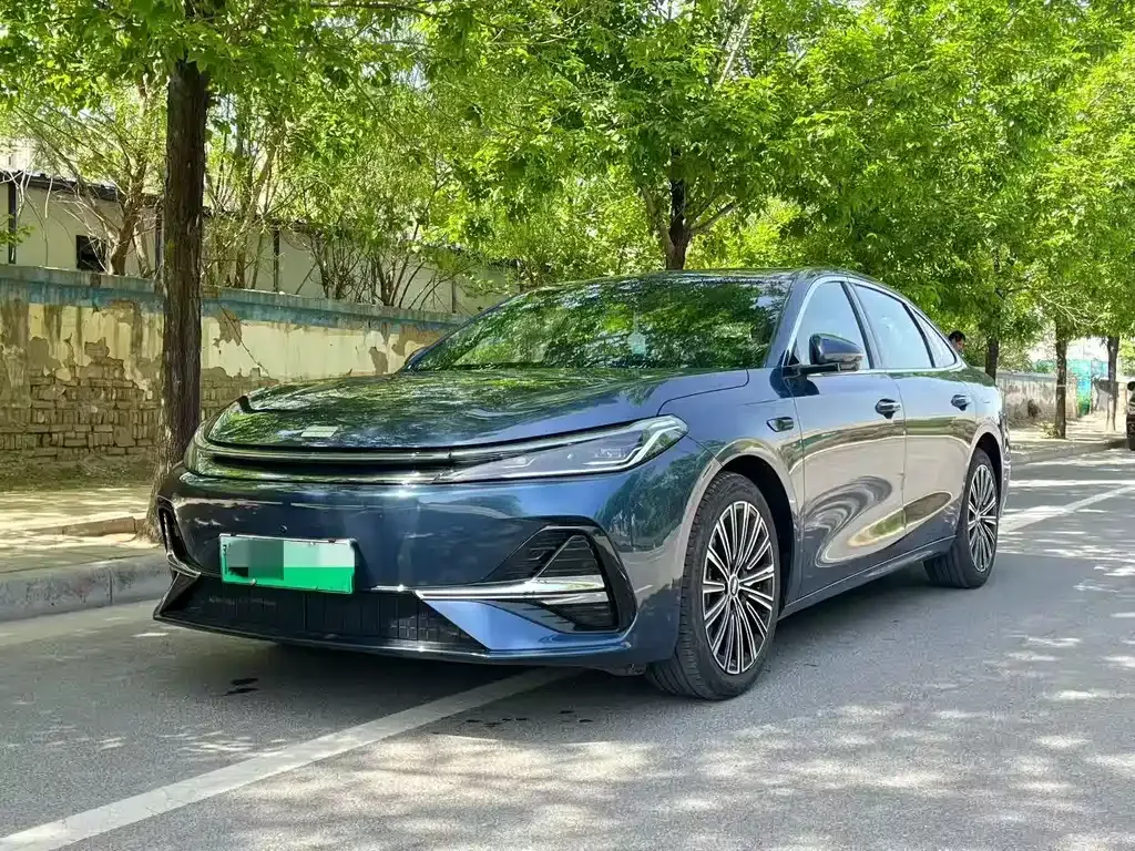 Geely Galaxy A7 — фото 1