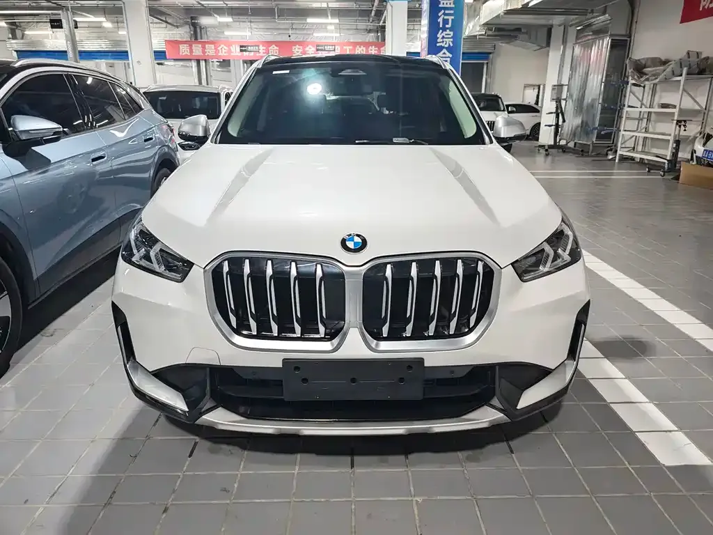 BMW X1 — фото 1