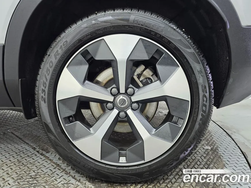 Volvo XC40 2024 из KR, фото 5