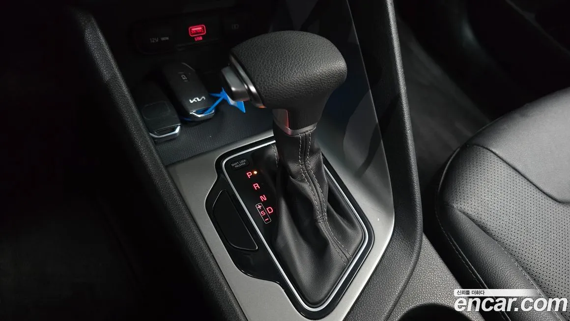 Kia Niro — фото 10