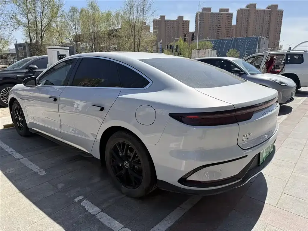 BYD Han — фото 4