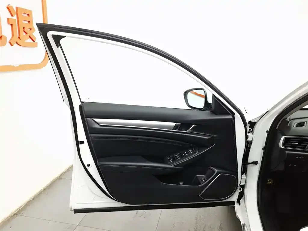 Honda Accord — фото 4