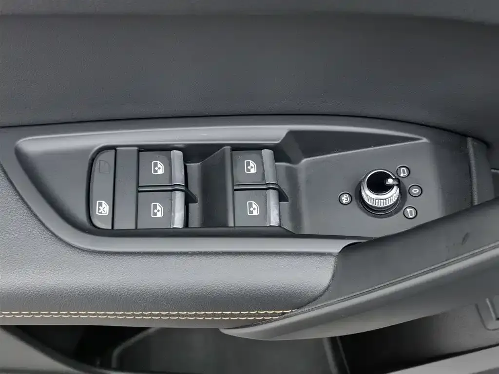 Audi Q5L 2021 из CN, фото 6