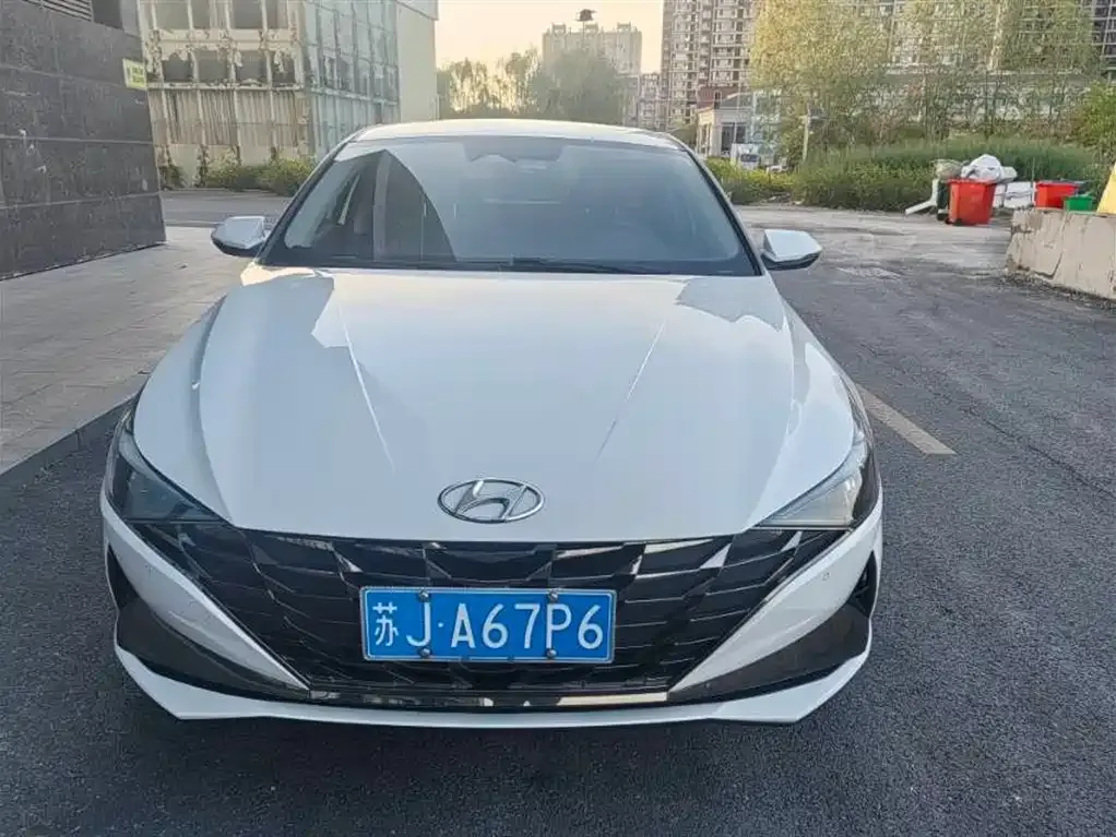 Hyundai Elantra — фото 9