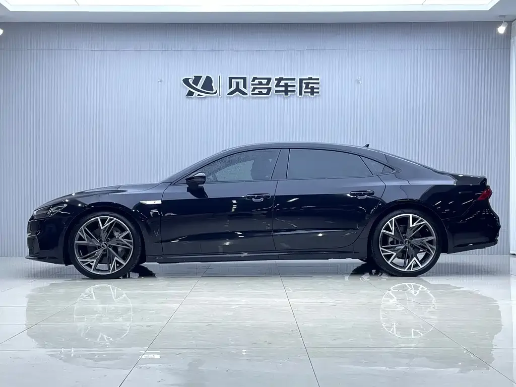 Audi A7L — фото 5