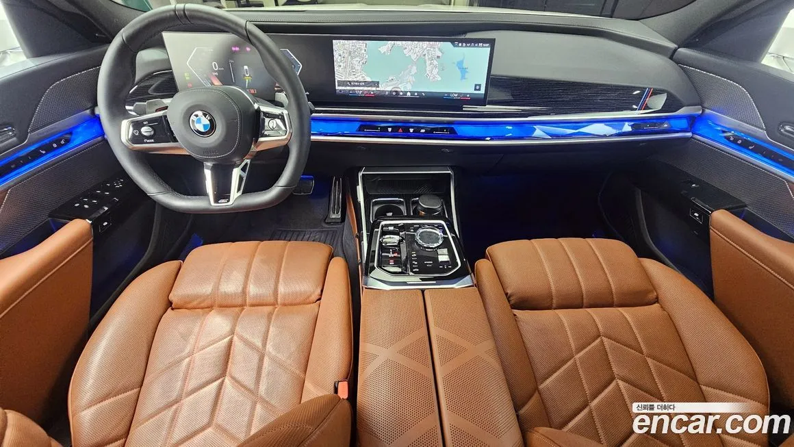 BMW 7-Series — фото 10