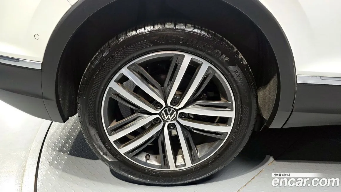 Volkswagen Tiguan 2021 из KR, фото 10