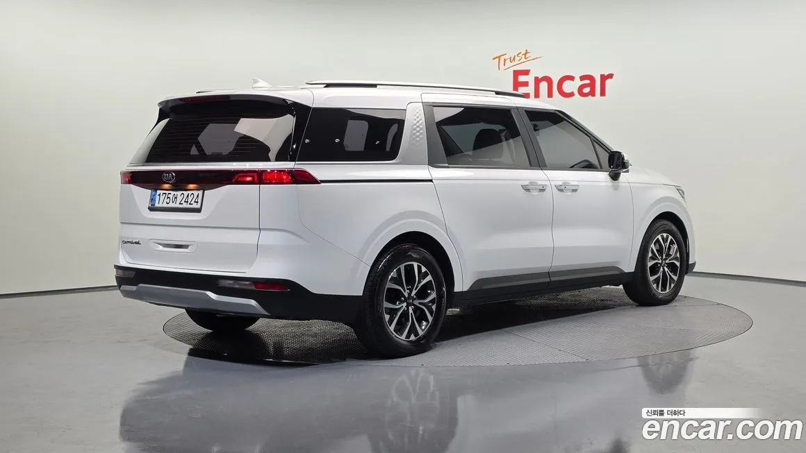 Kia Carnival 2021 из KR, фото 2