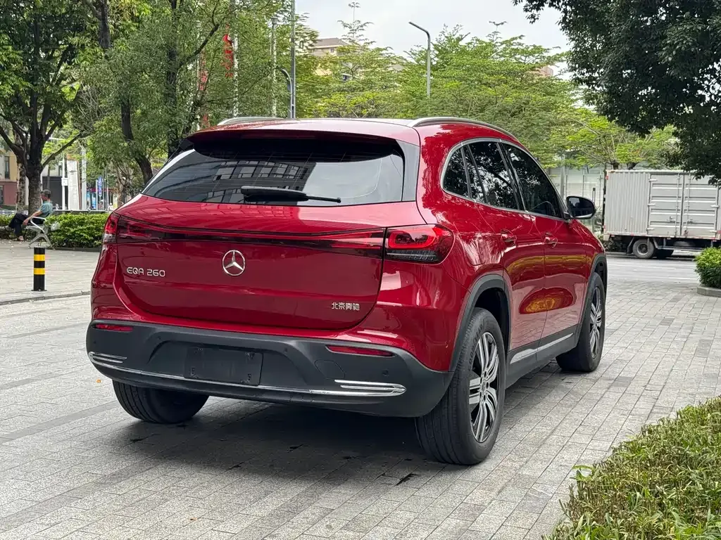 Mercedes-Benz EQA — фото 10