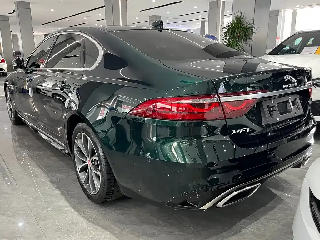 Jaguar XFL — фото 6