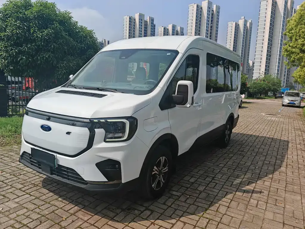Ford E-Transit 2023 из CN, фото 1