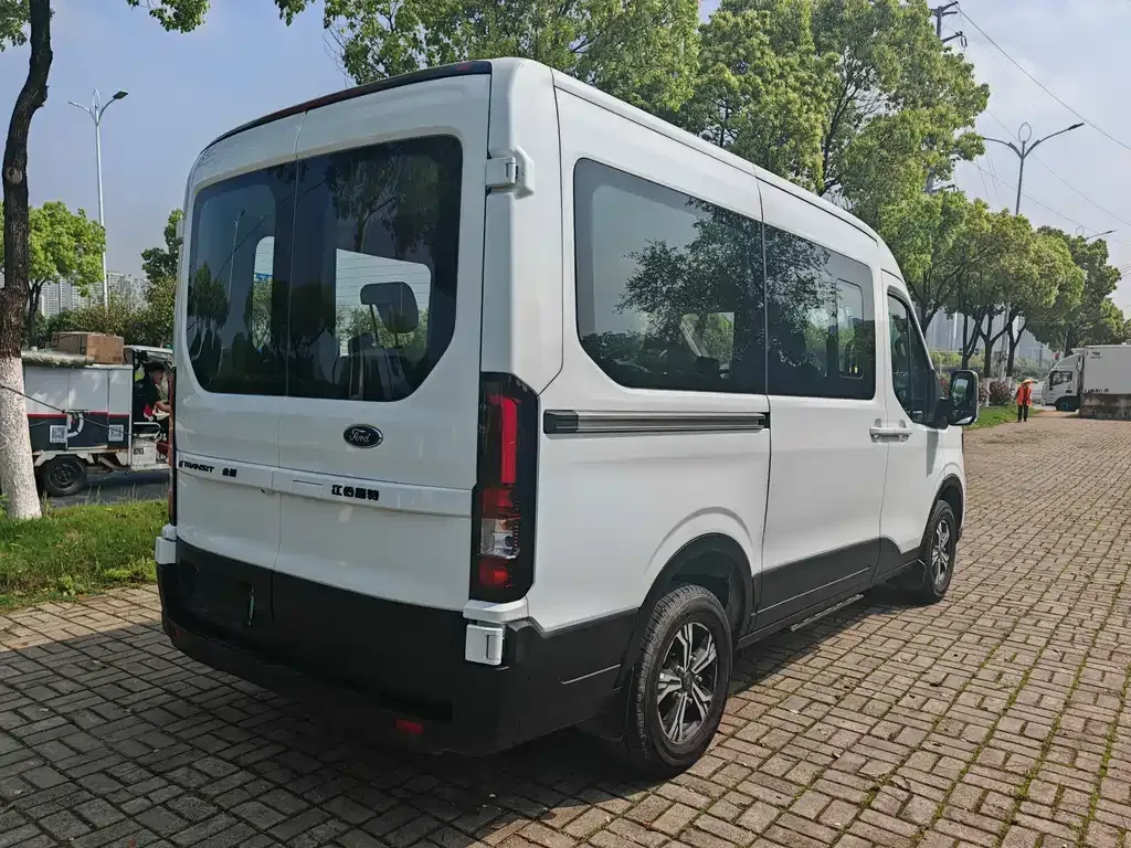 Ford E-Transit 2023 из CN, фото 8