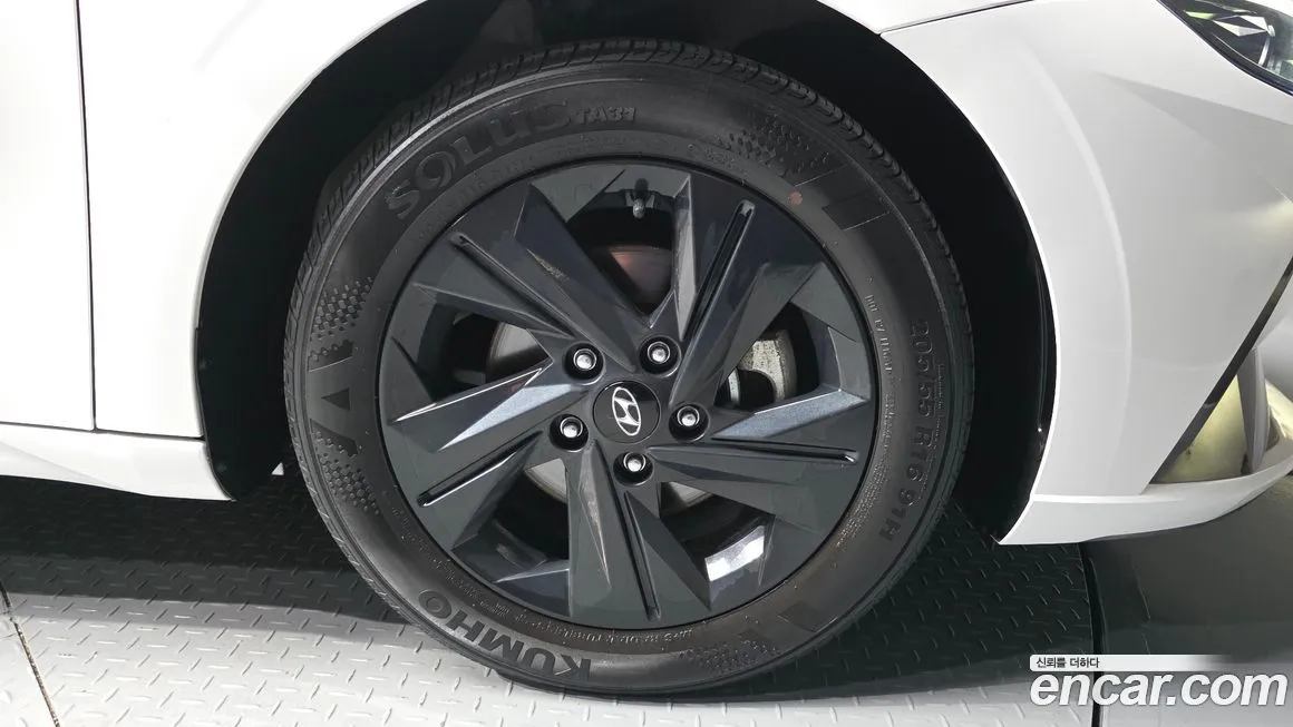 Hyundai AVANTE — фото 9