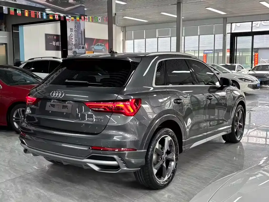 Audi Q3 — фото 10