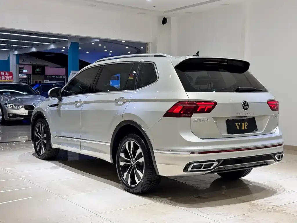 Volkswagen Tiguan L — фото 7