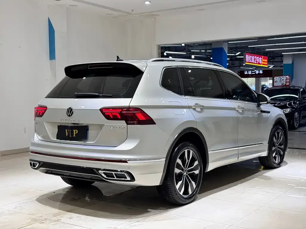 Volkswagen Tiguan L — фото 5