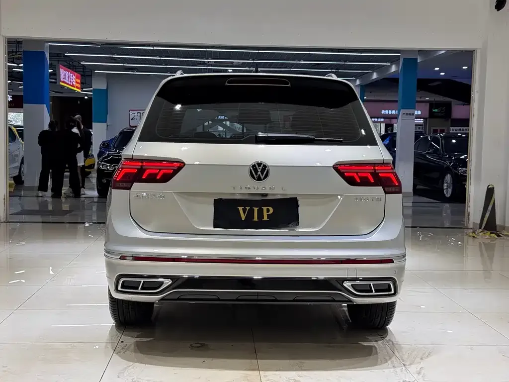 Volkswagen Tiguan L — фото 4