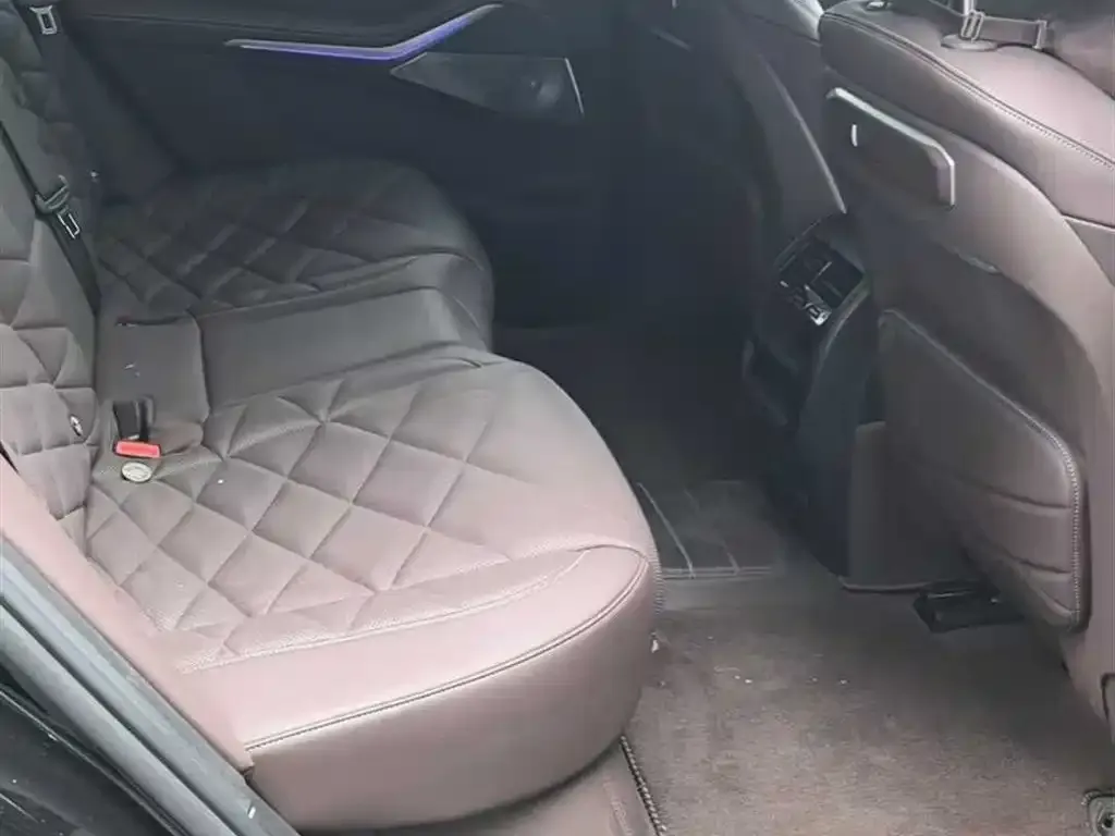 BMW X5 2024 из CN, фото 2