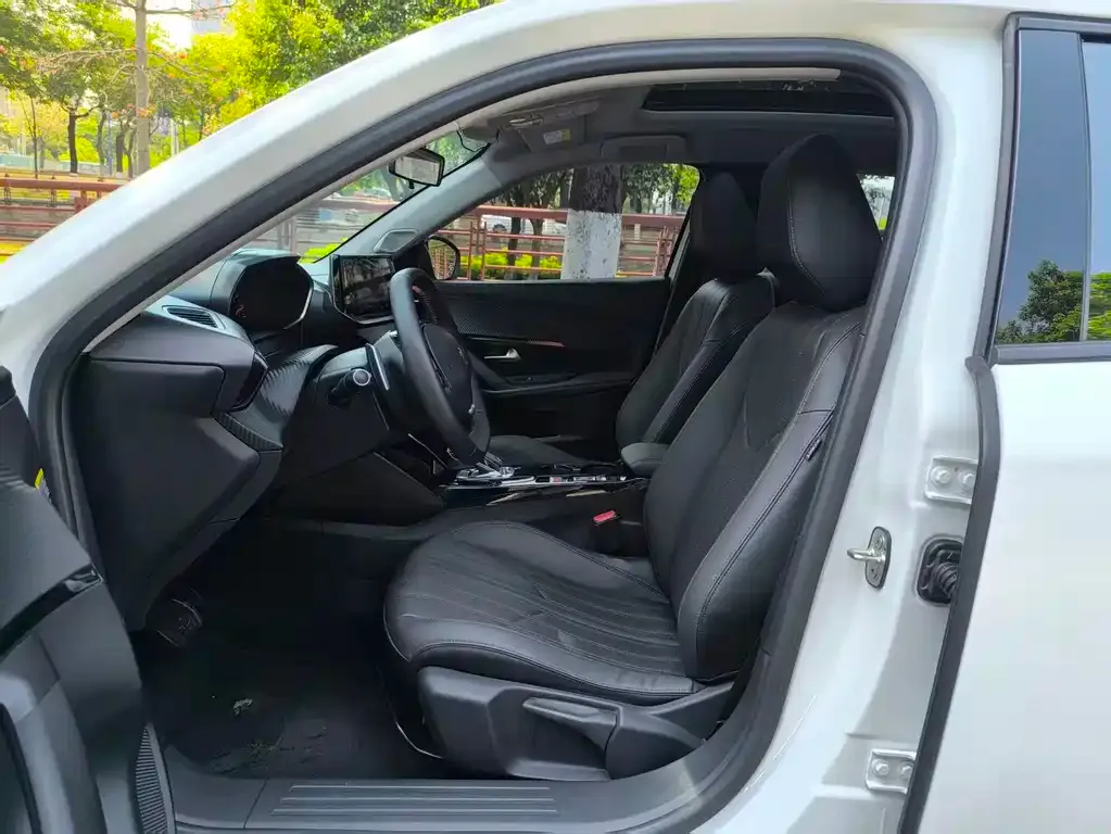 Peugeot 2008 2023 из CN, фото 9