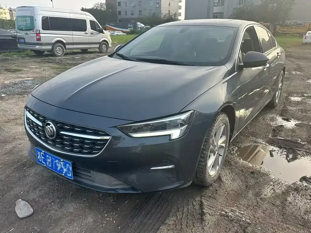 Buick Regal — фото 1