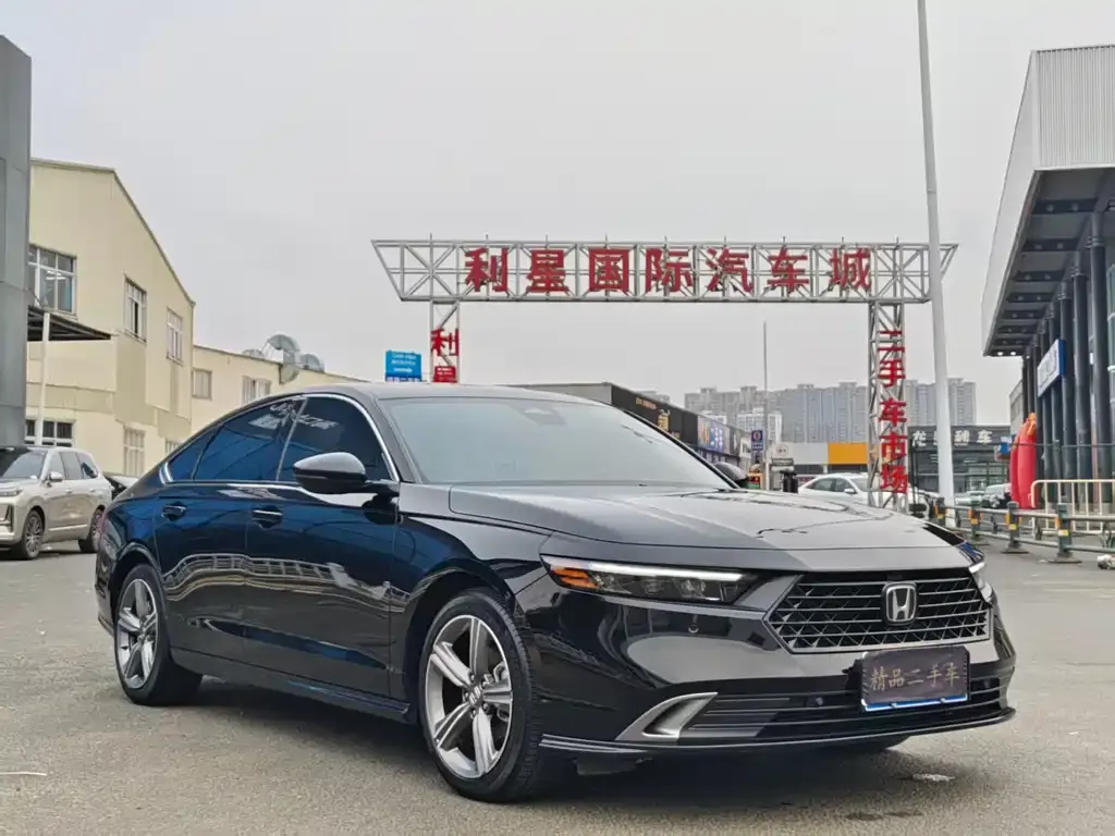 Honda Accord — фото 9