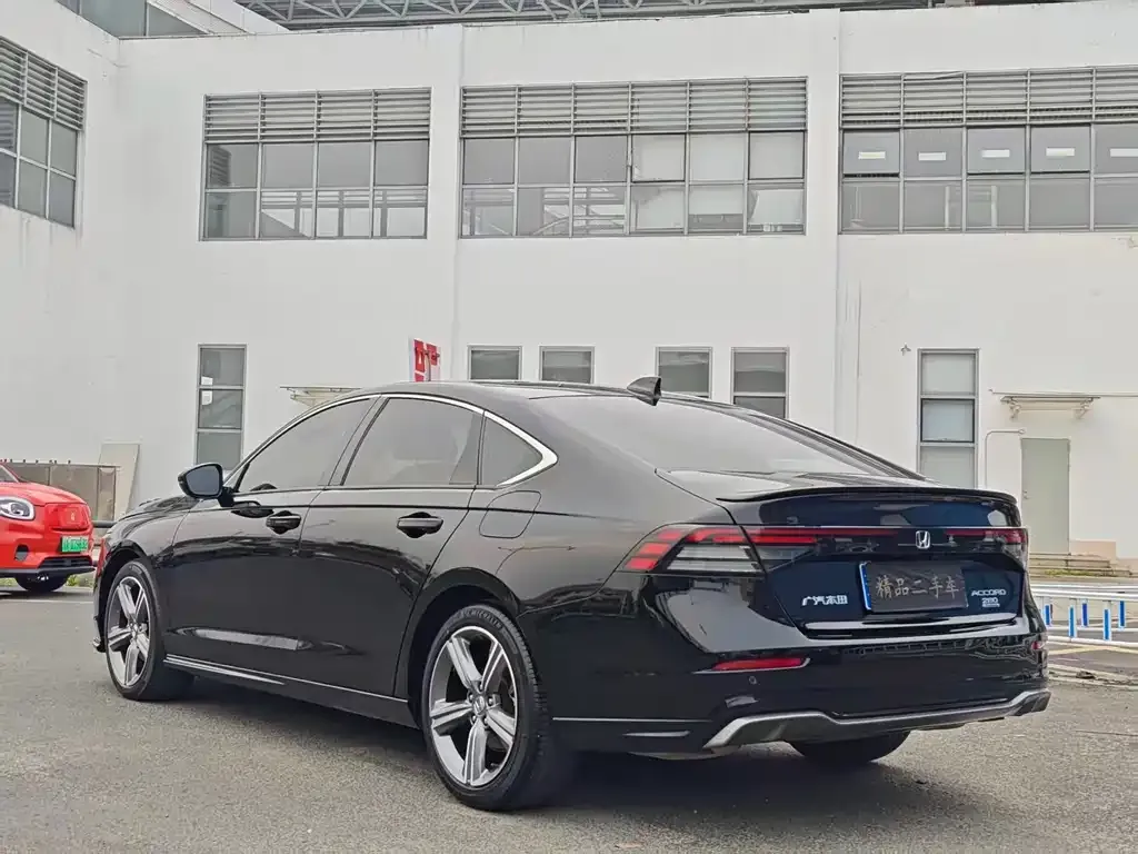 Honda Accord — фото 5