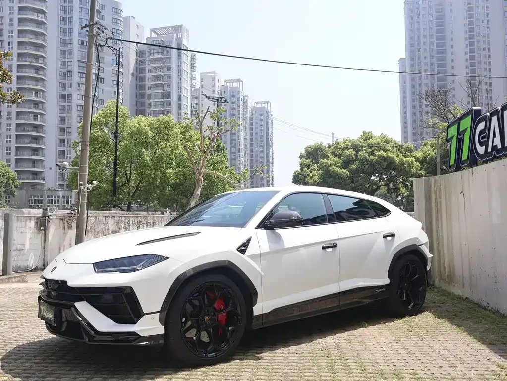 Lamborghini Urus — фото 1