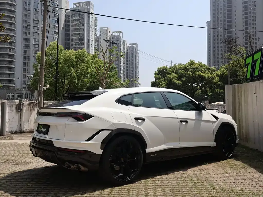 Lamborghini Urus — фото 6