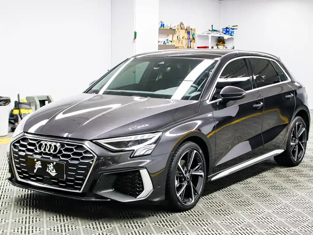 Audi A3 — фото 1