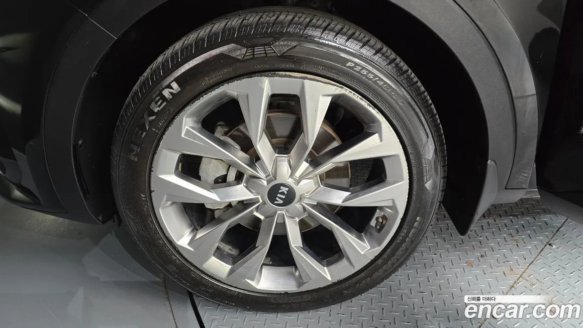 Kia Sorento — фото 9